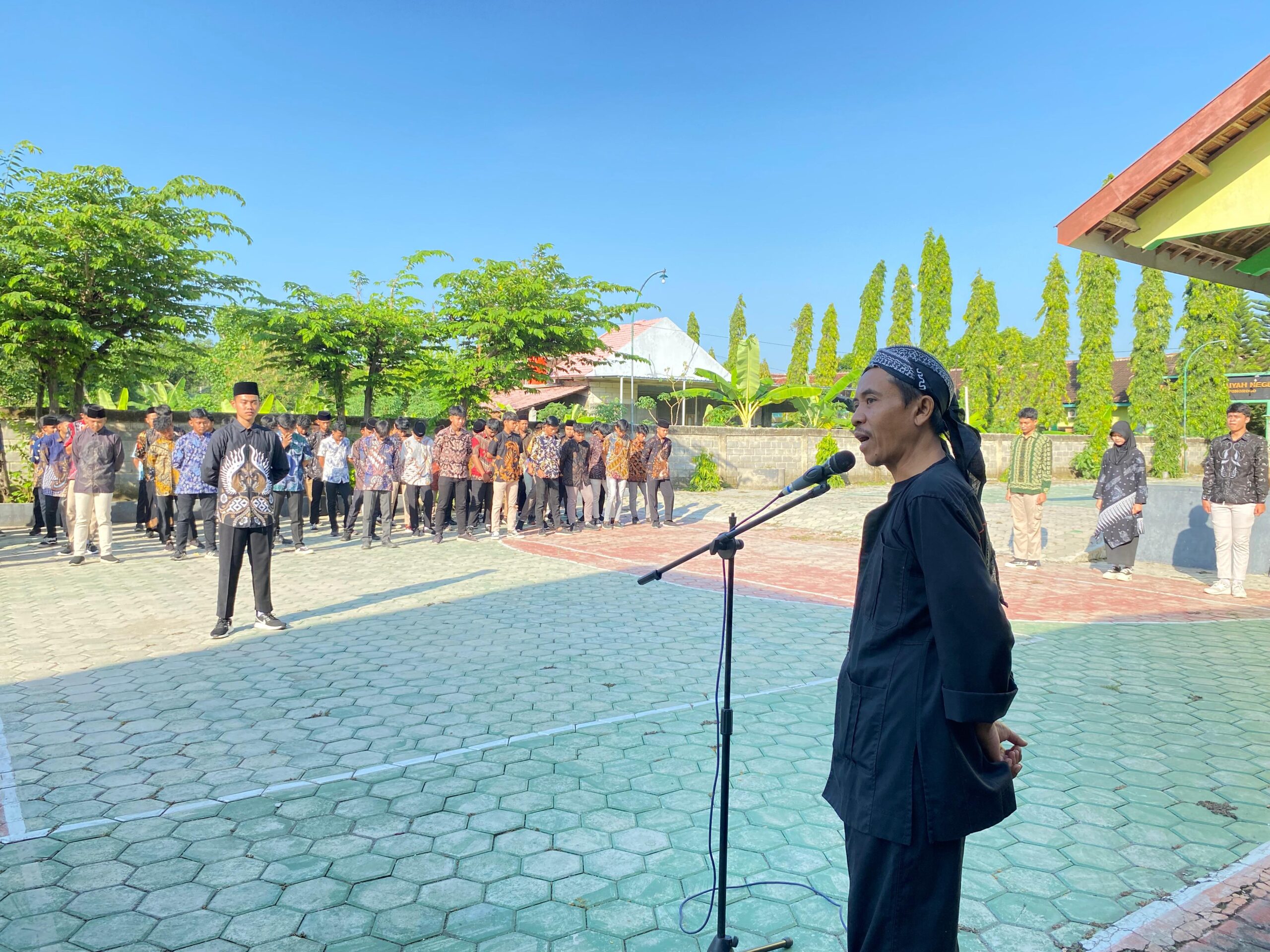 MTsN 6 Ponorogo Gelar Upacara Hardiknas